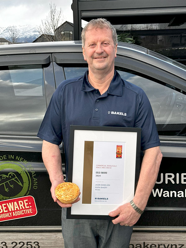 Wānaka bakery claims gold in New Zealand pie awards